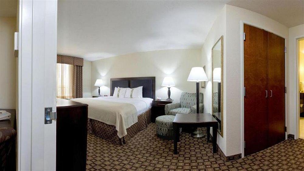 Holiday Inn Quincy By Ihg Exterior photo