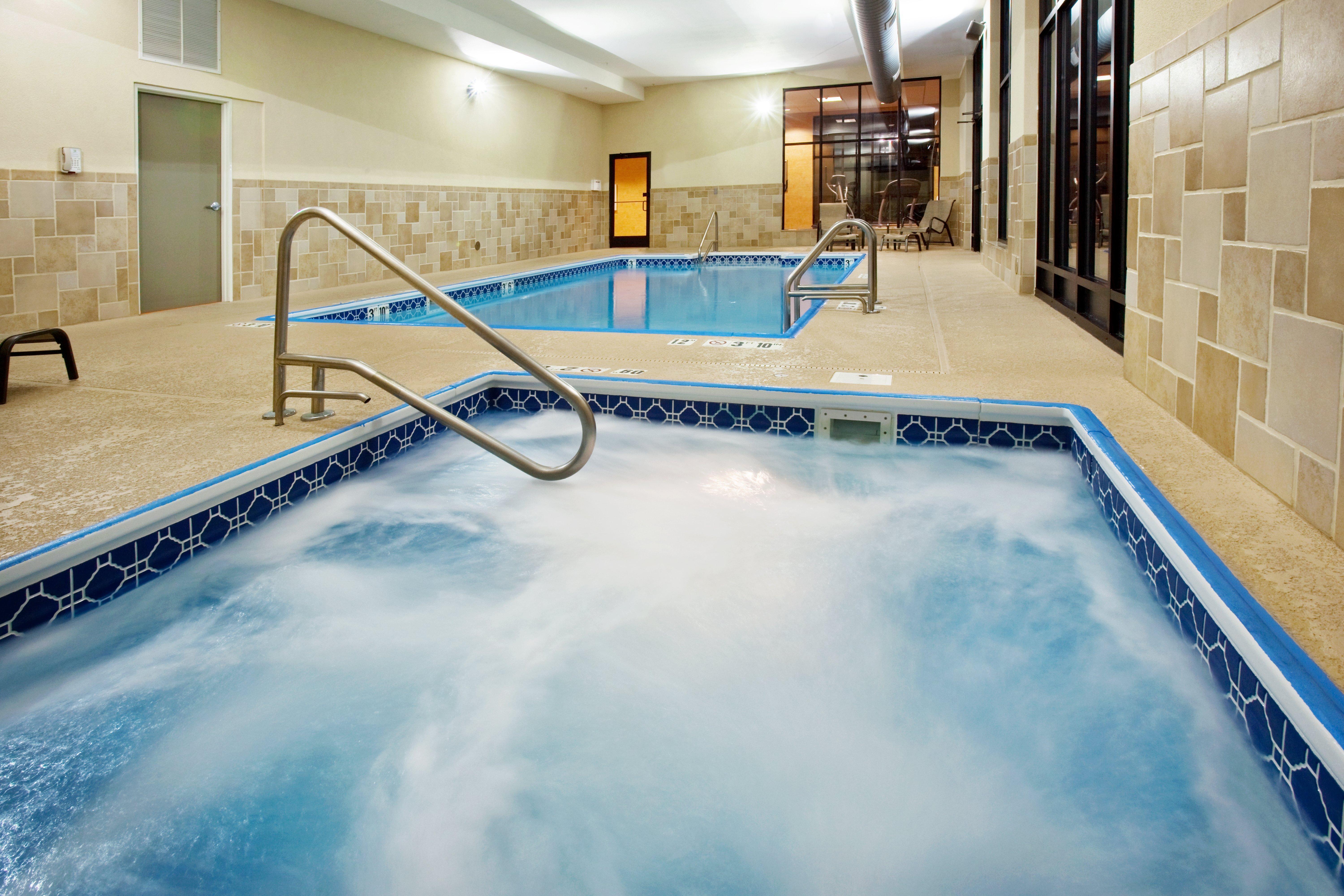Holiday Inn Quincy By Ihg Exterior photo