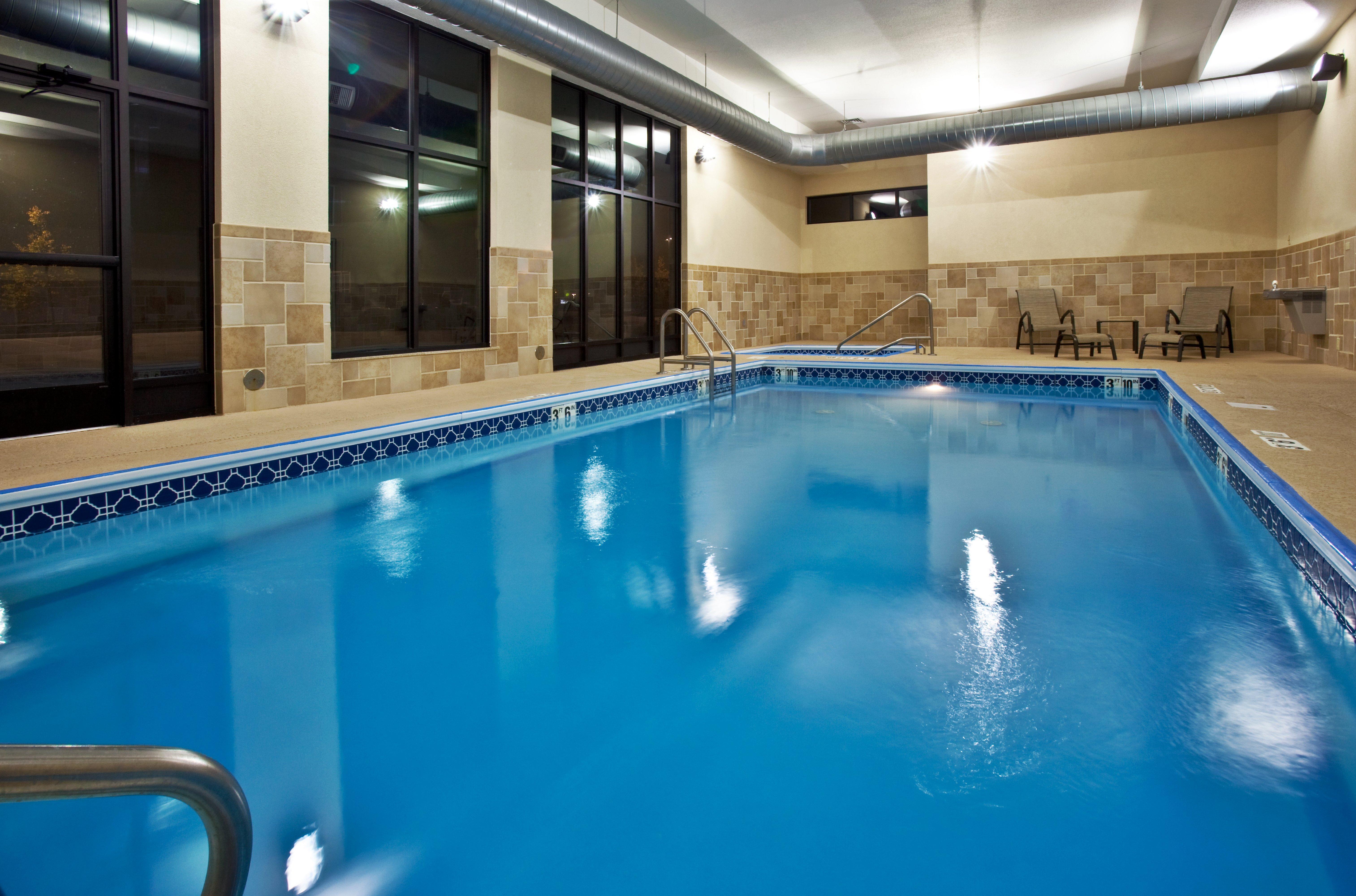 Holiday Inn Quincy By Ihg Exterior photo