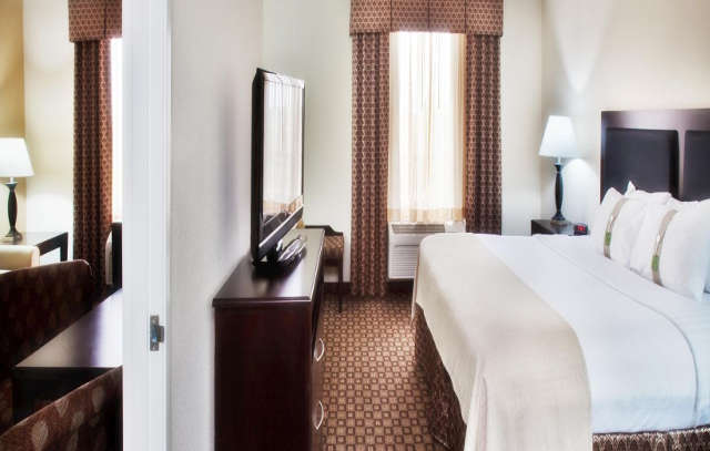 Holiday Inn Quincy By Ihg Exterior photo